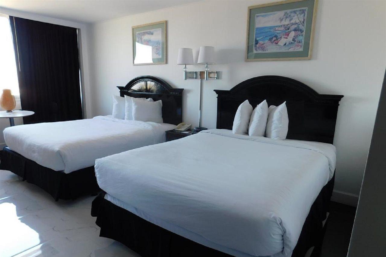 Ramada By Wyndham North Bergen Hotel Eksteriør billede