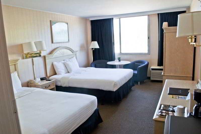 Ramada By Wyndham North Bergen Hotel Eksteriør billede