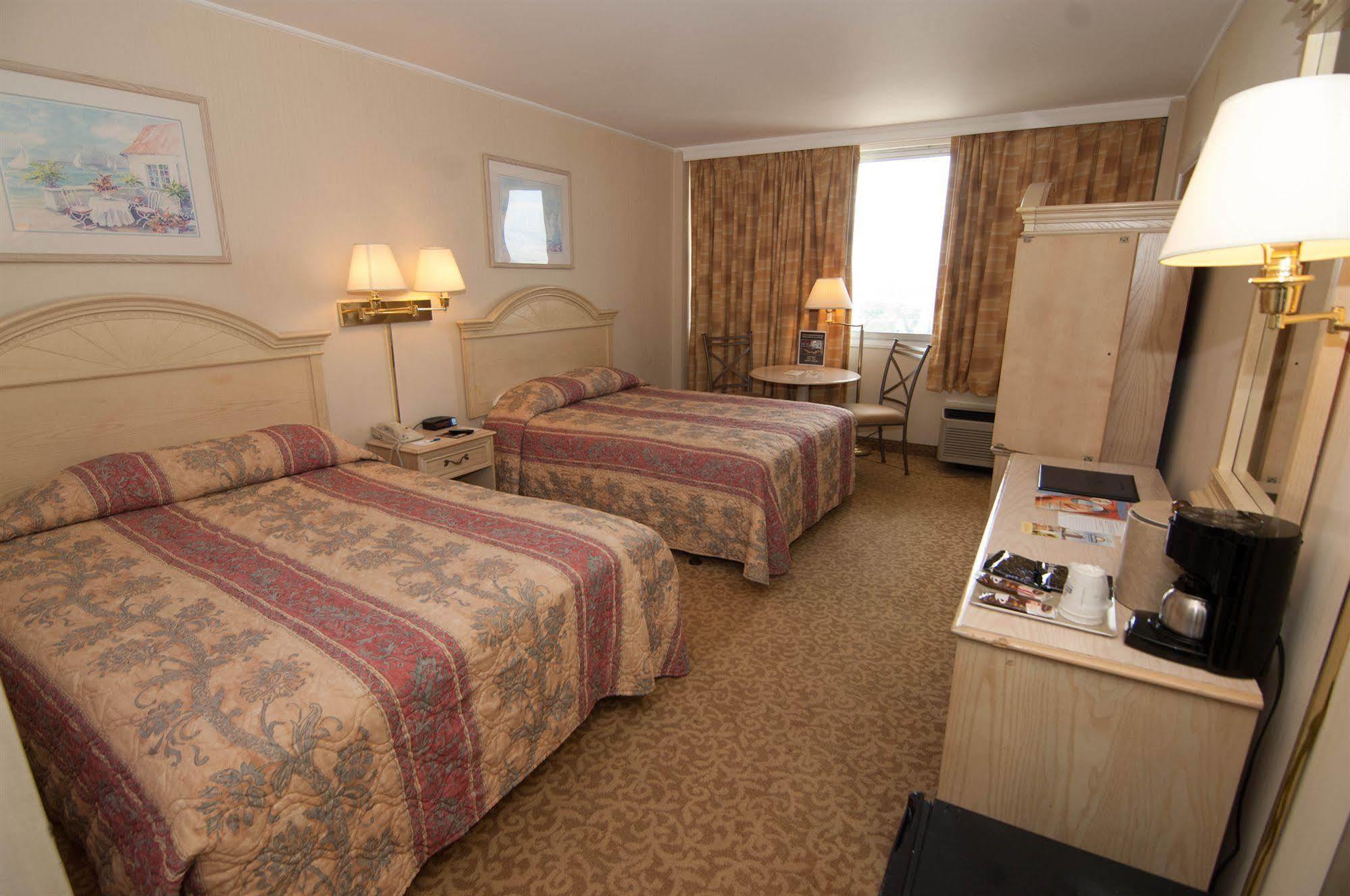 Ramada By Wyndham North Bergen Hotel Eksteriør billede