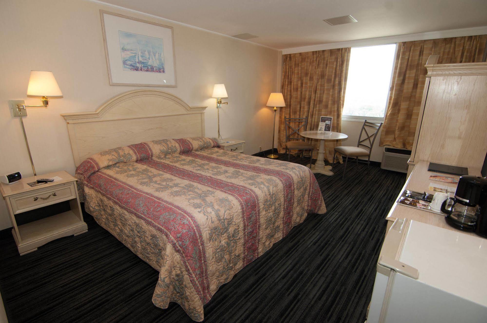 Ramada By Wyndham North Bergen Hotel Eksteriør billede